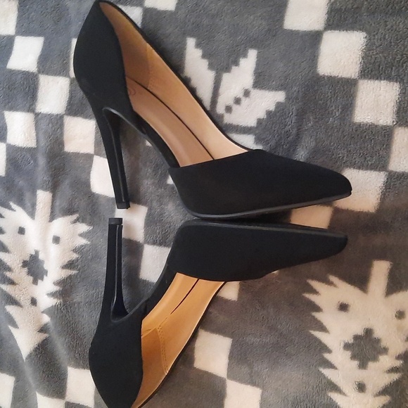 Delicious Black Faux Suede Zoom Pointed Toe 4 Inch Stiletto Slip On Pumps Size 6 - Picture 4 of 12